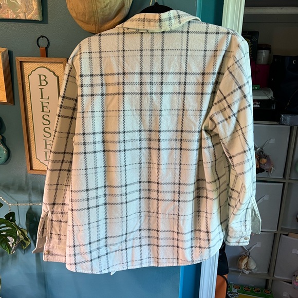 Lee white Women's Flannel - Picture 2 of 3